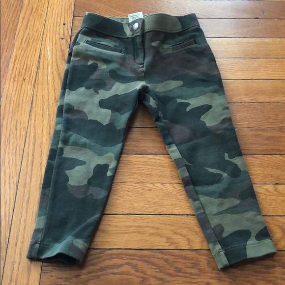 camouflage capri pants